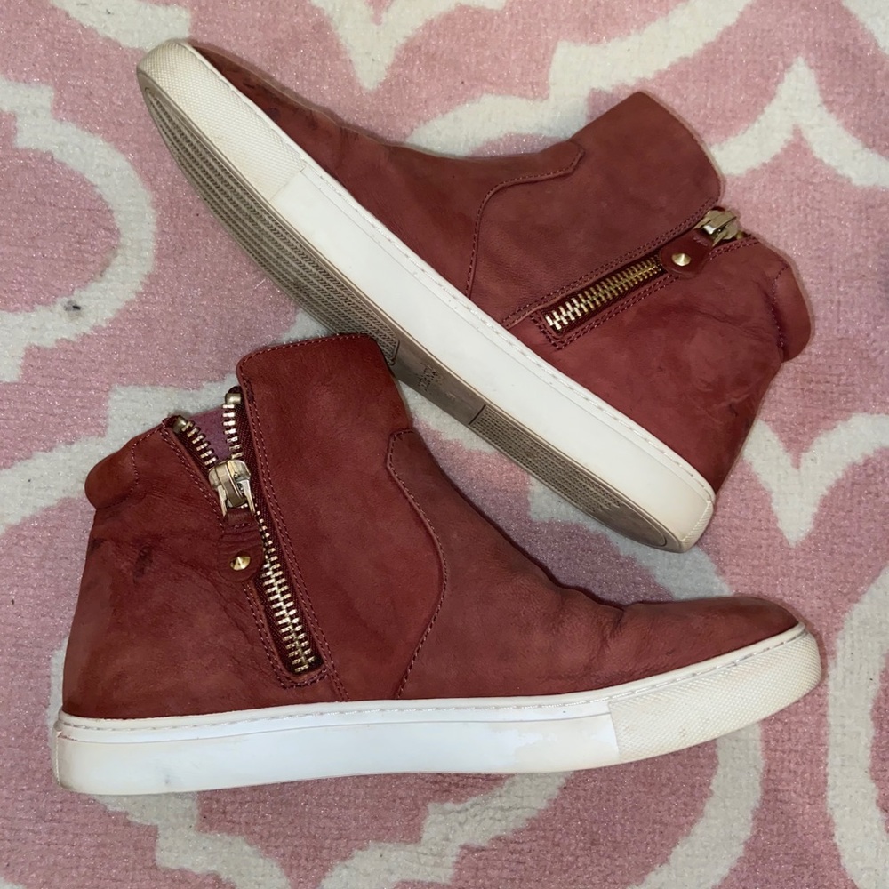 Gentle Souls by Kenneth Cole Maroon Boots
